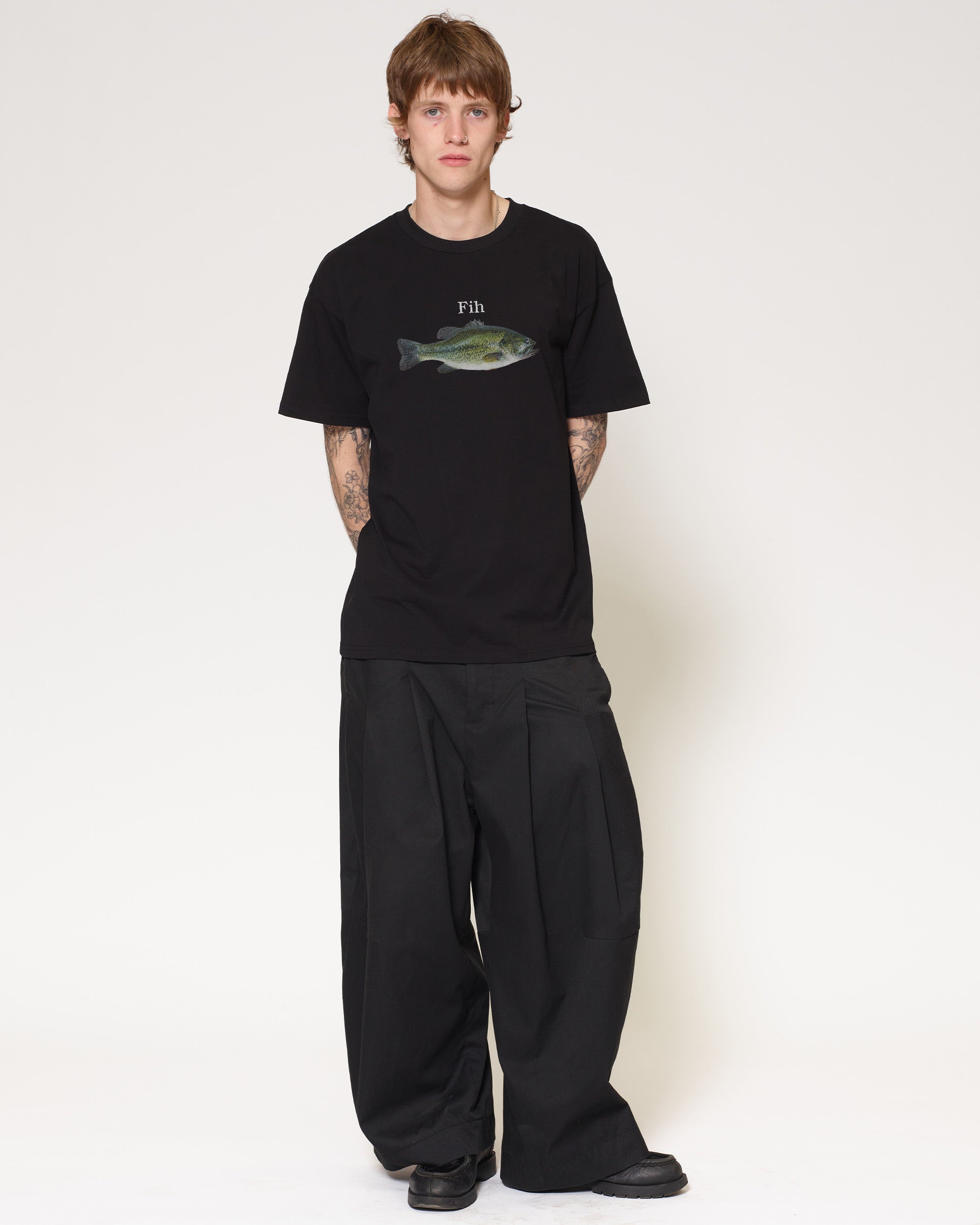 Czarna koszulka z grafiką FIH, – Streetwear Brand Tees recenzja i cena